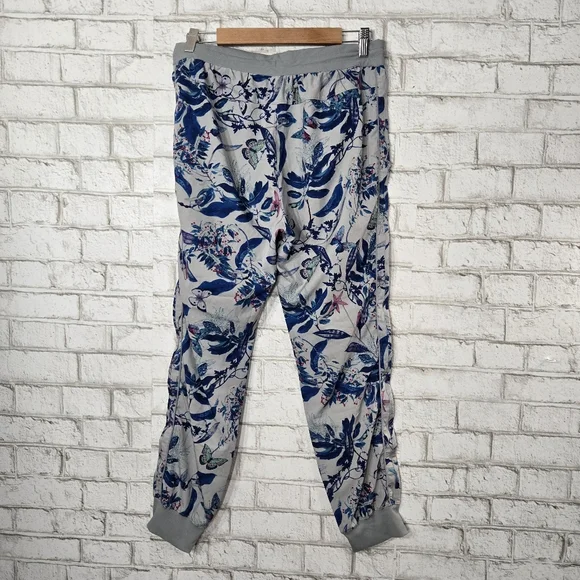 EUC✨GAP FIT gray & blue floral printed joggers - Picture 9 of 14